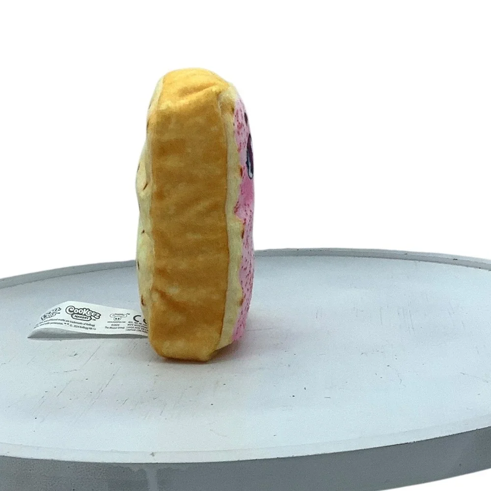 Moose Toys Cookeez Makery Pop-Tarts Strawberry Plush Winking Face‎ 5